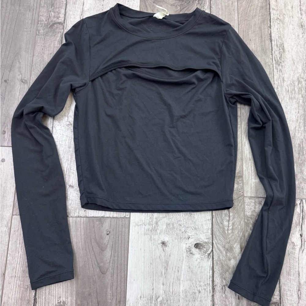 Alphalete Black Peekaboo Keyhole Soft Crop Top Long Sleeve Small